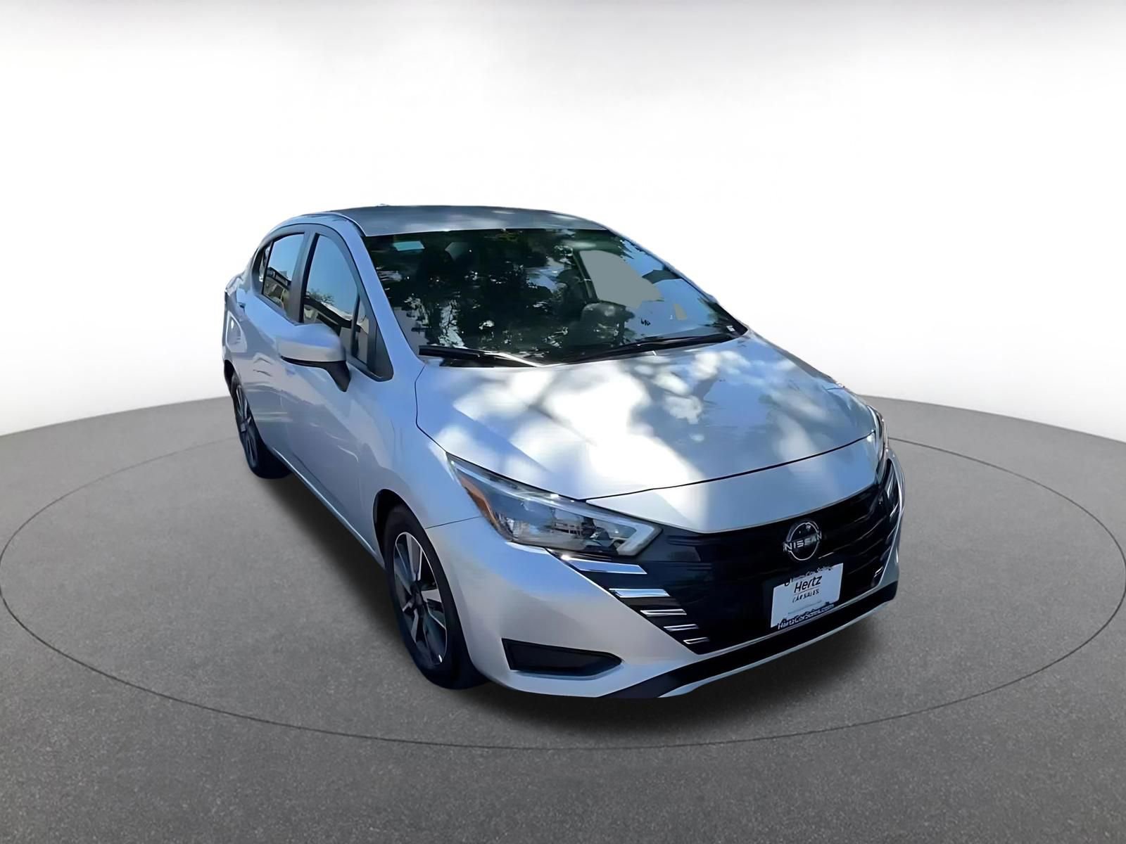 Used 2025 Nissan Versa SV FWD image 3