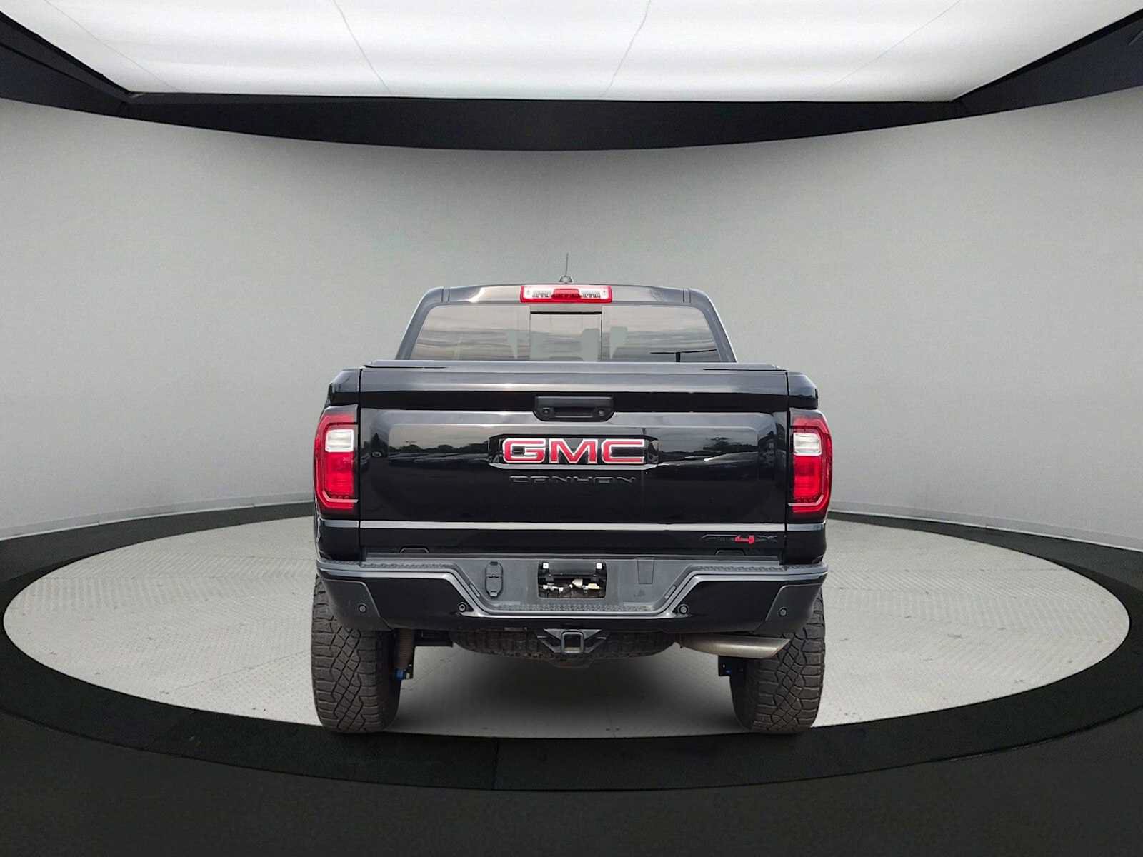 Used 2024 GMC Canyon AT4X AWD/4WD image 7