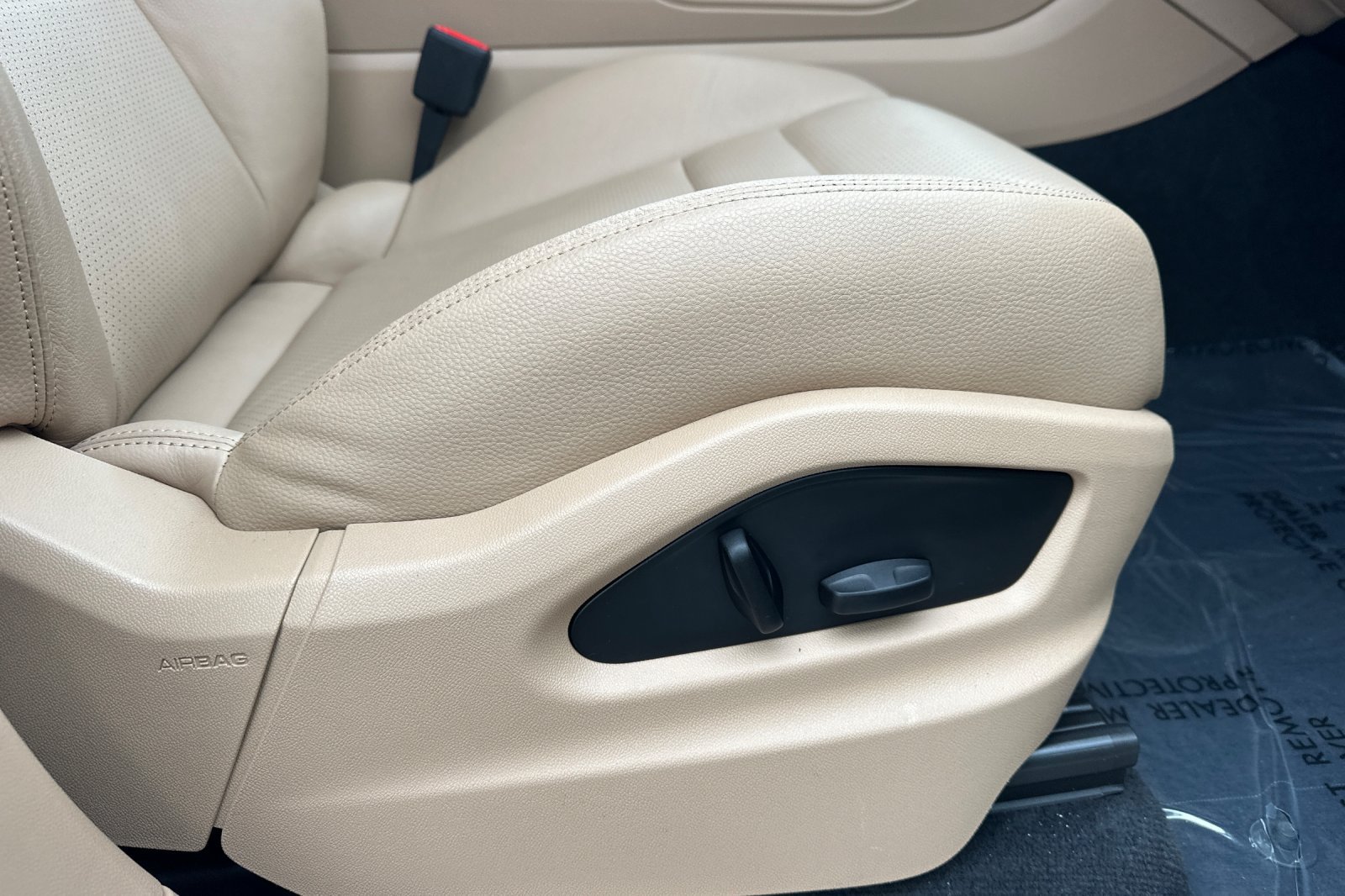 Used 2023 Porsche Cayenne AWD/4WD image 22