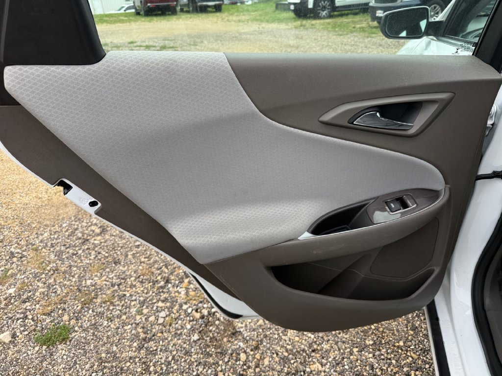 Used 2022 Chevrolet Malibu LT FWD image 34