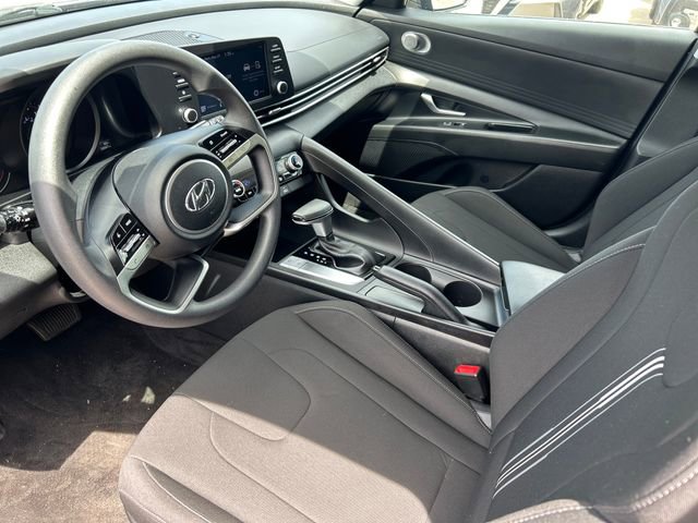 Certified 2022 Hyundai Elantra SEL w/ Preferred Accessory Package FWD image 14