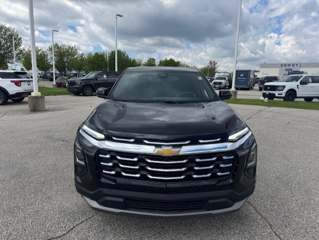 Used 2025 Chevrolet Equinox LT AWD/4WD image 2