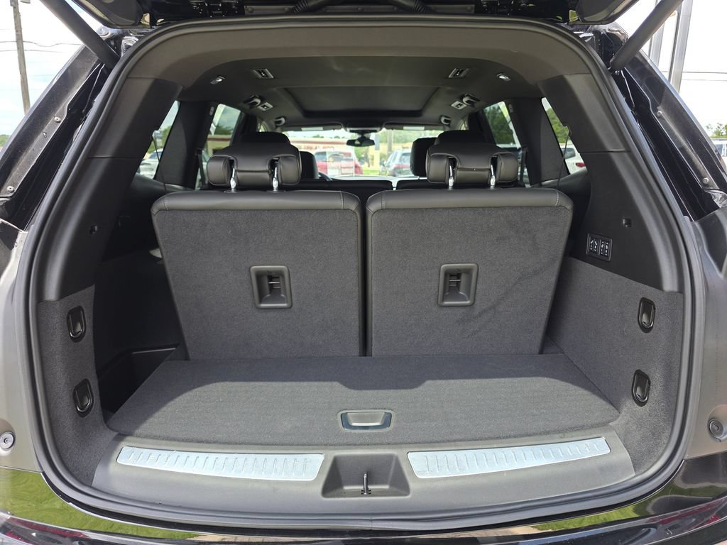 New 2025 Cadillac XT6 Premium Luxury FWD image 7