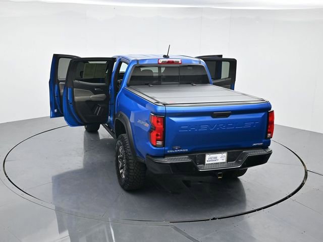 Used 2024 Chevrolet Colorado ZR2 w/ Technology Package AWD/4WD image 39