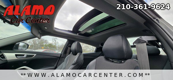 Used 2012 Hyundai Veloster w/ Style Pkg image 33