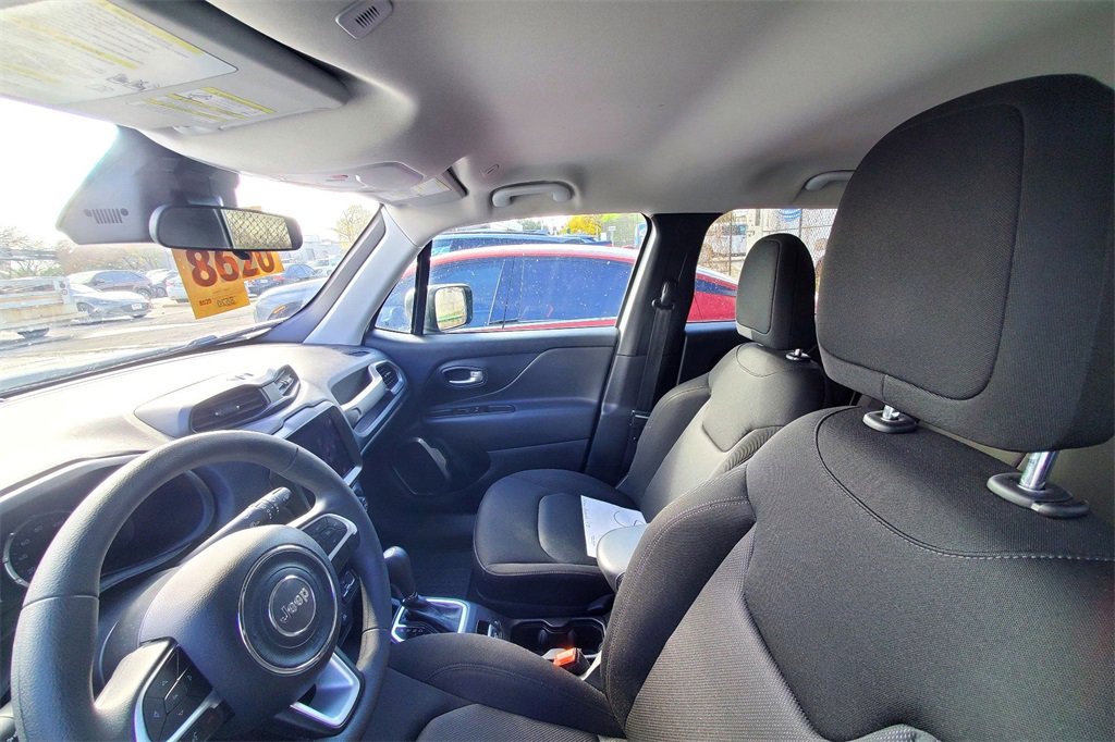 Used 2023 Jeep Renegade Latitude image 9