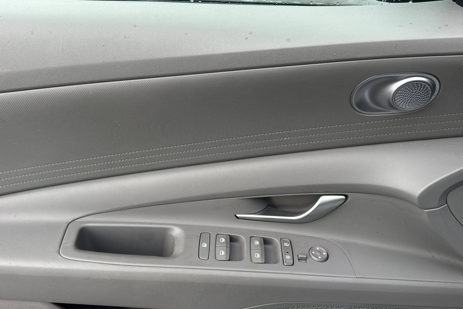 Used 2021 Hyundai Elantra SE image 11