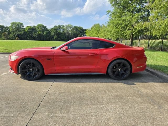 Used 2015 Ford Mustang GT RWD image 3