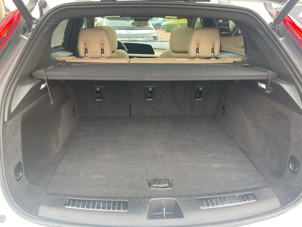 Used 2024 Cadillac XT4 Premium Luxury image 15