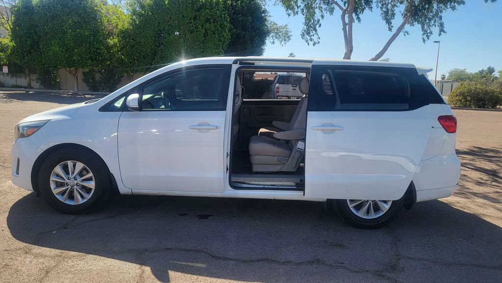 Used 2018 Kia Sedona L image 24