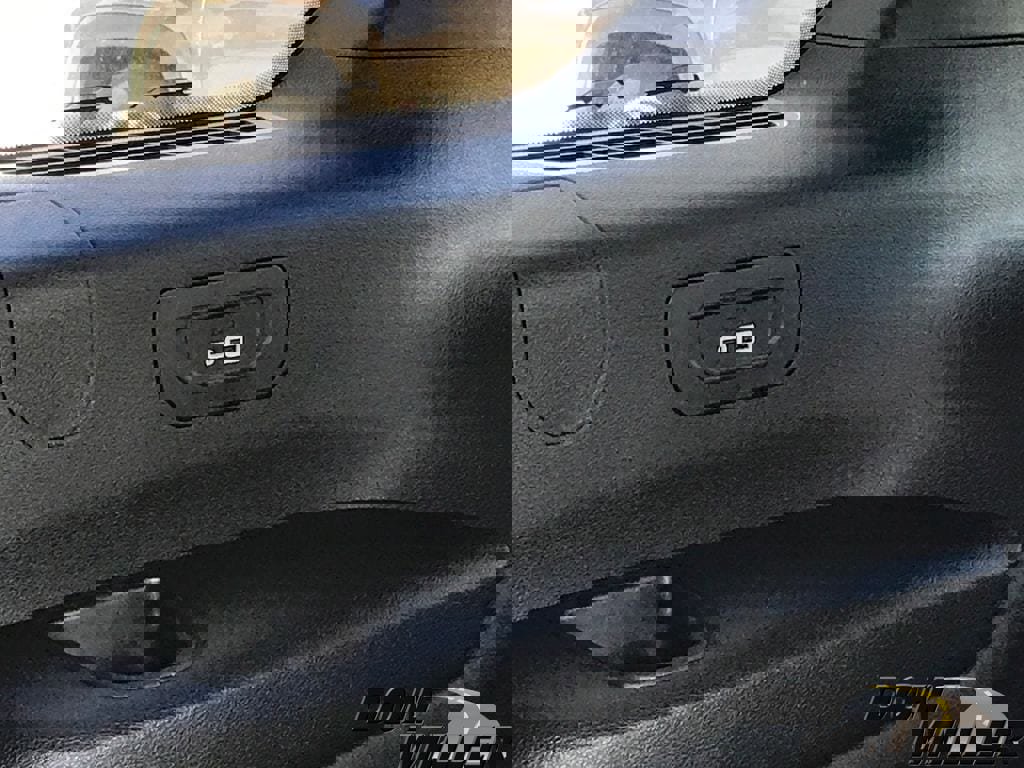 New 2025 Jeep Grand Cherokee L Altitude image 30