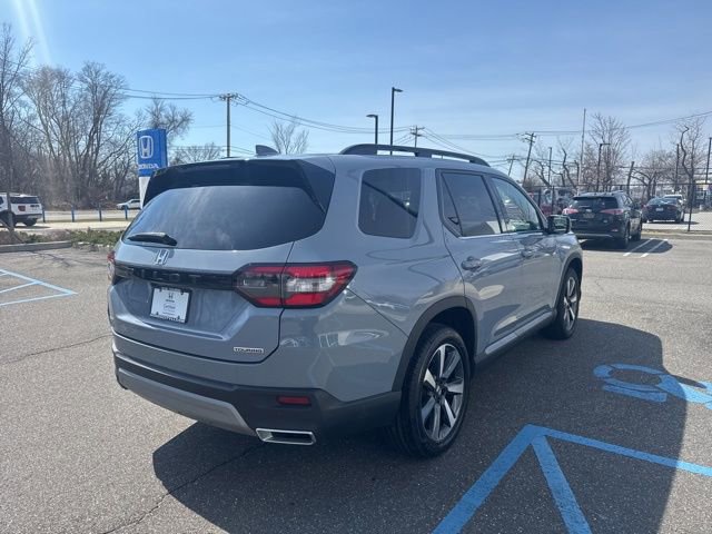 Certified 2023 Honda Pilot Touring image 8