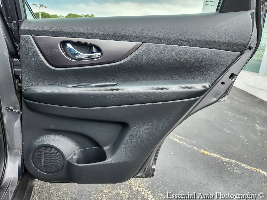 Used 2015 Nissan Rogue S AWD/4WD image 17