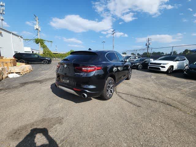 Used 2021 Alfa Romeo Stelvio Ti AWD/4WD image 13