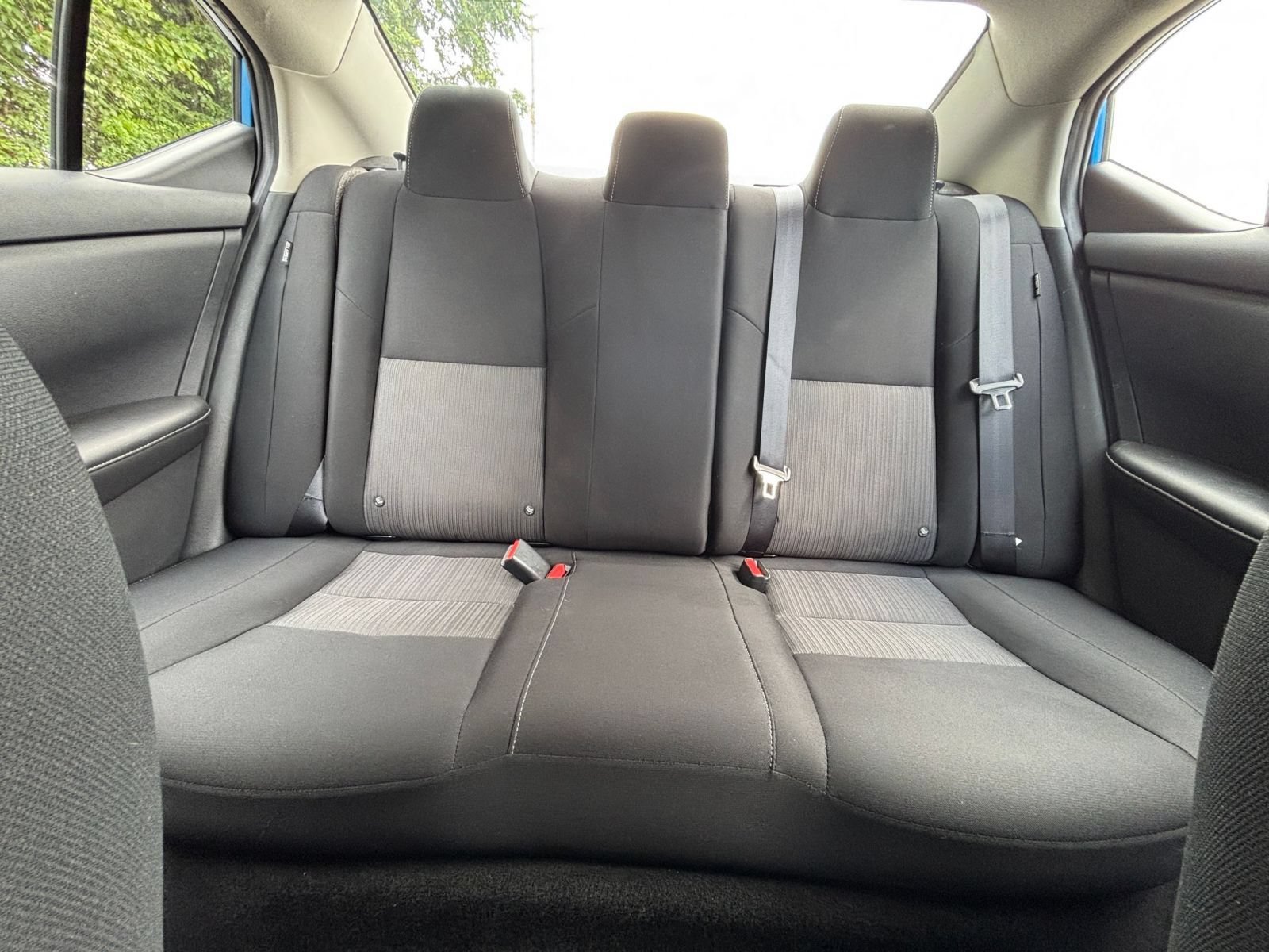 Used 2025 Nissan Sentra SV FWD image 31