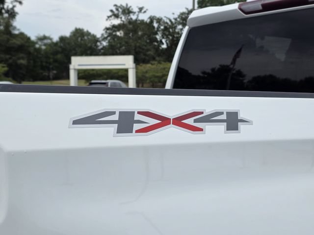 Used 2022 Chevrolet Silverado 1500 LT w/ Safety Package AWD/4WD image 33