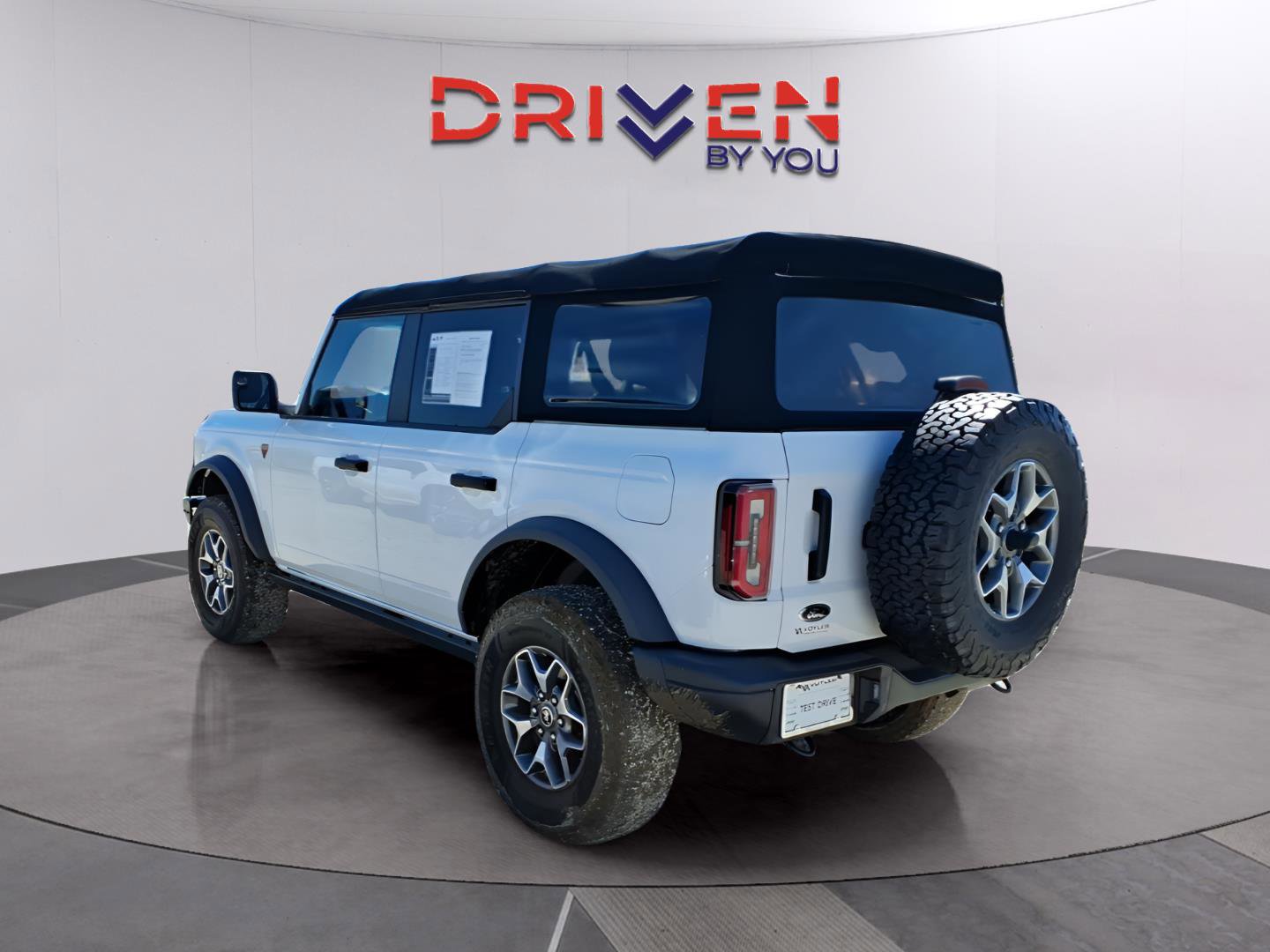 Used 2021 Ford Bronco Badlands image 3