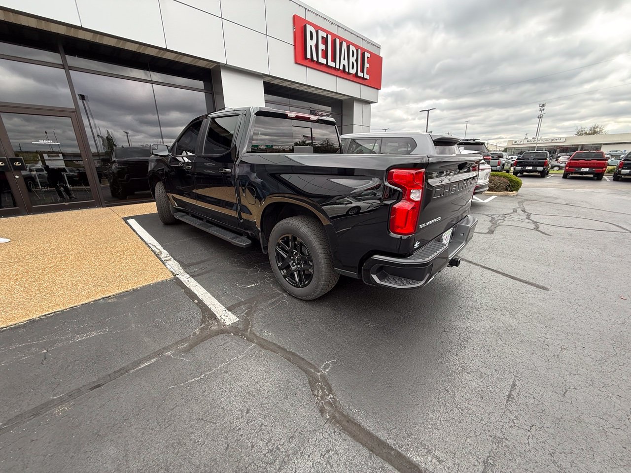 Used 2025 Chevrolet Silverado 1500 RST AWD/4WD image 4