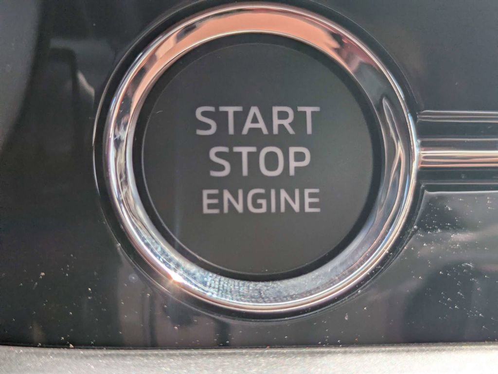 New 2026 Mitsubishi Outlander SEL image 36