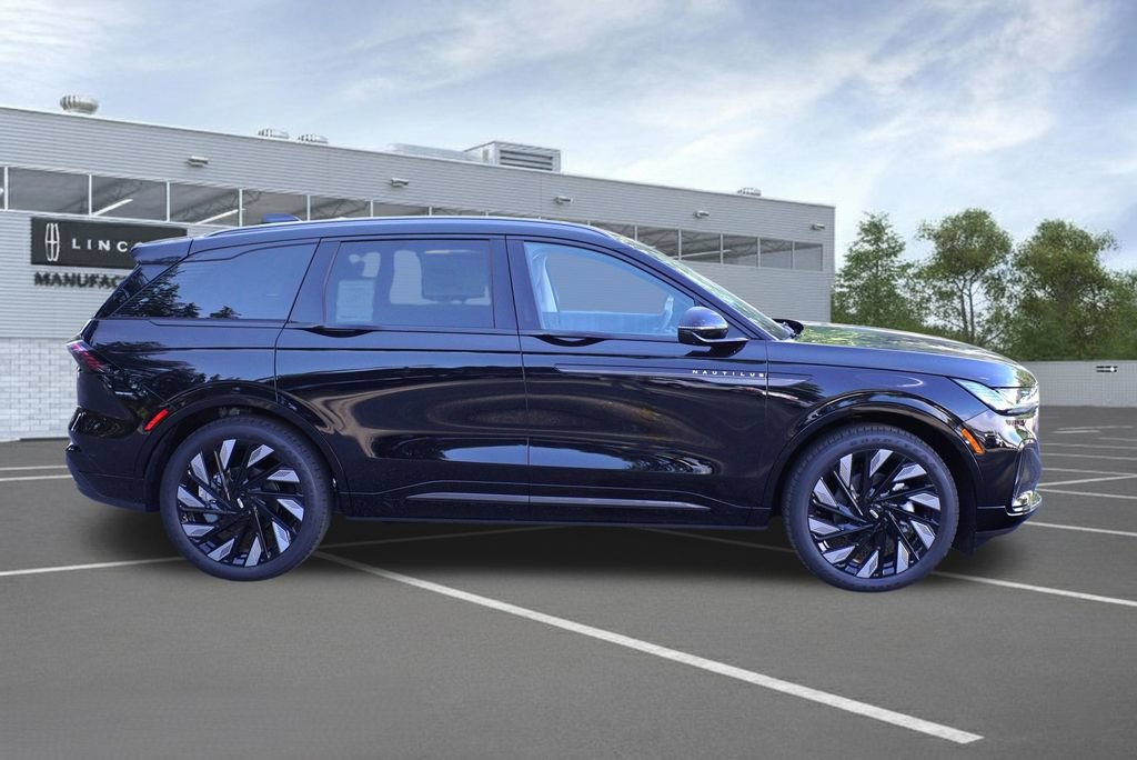New 2026 Lincoln Nautilus Reserve AWD/4WD image 3