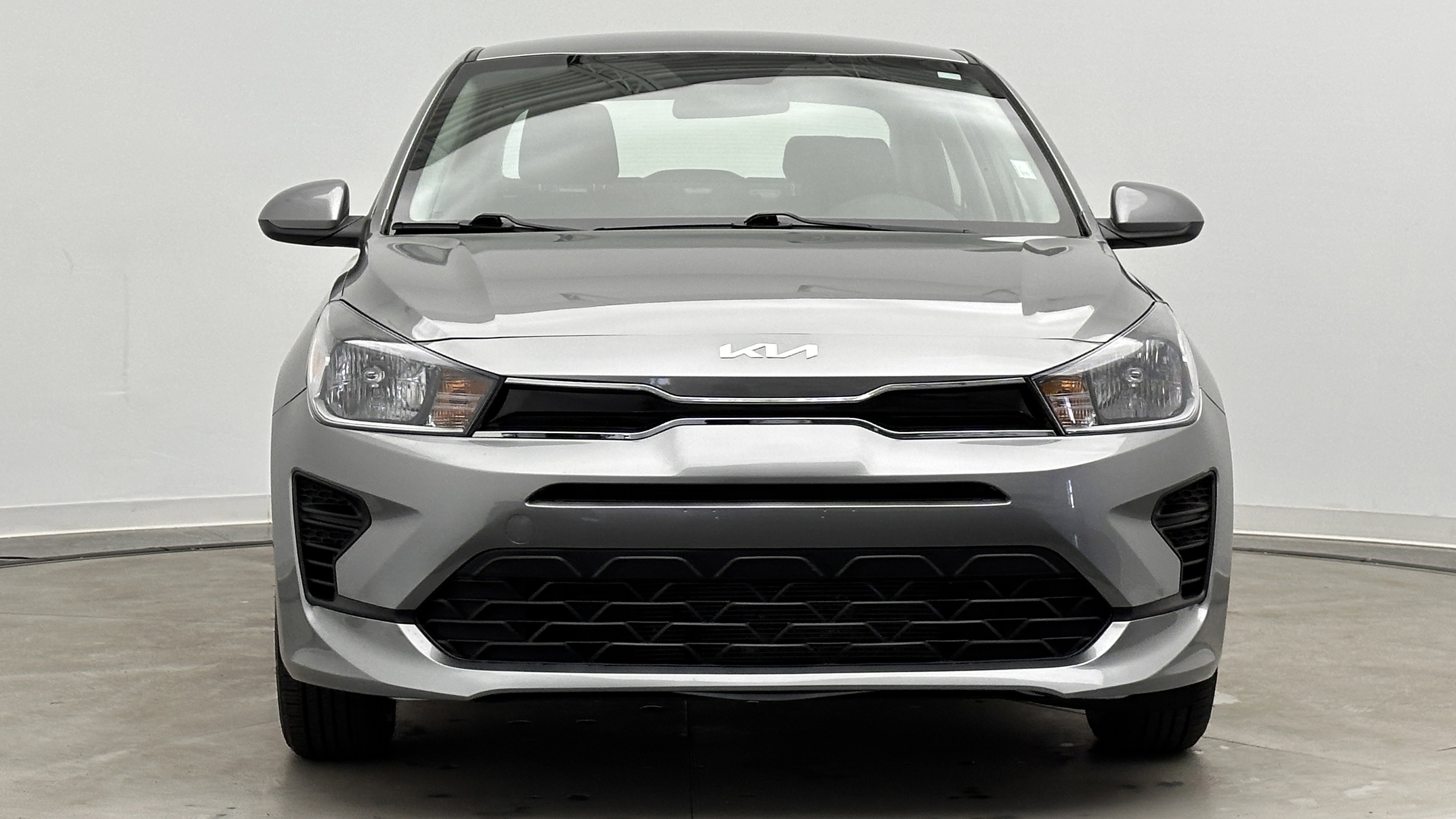 Used 2023 Kia Rio S image 2