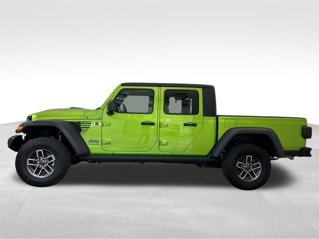 Used 2025 Jeep Gladiator Mojave w/ Convenience Group AWD/4WD image 2