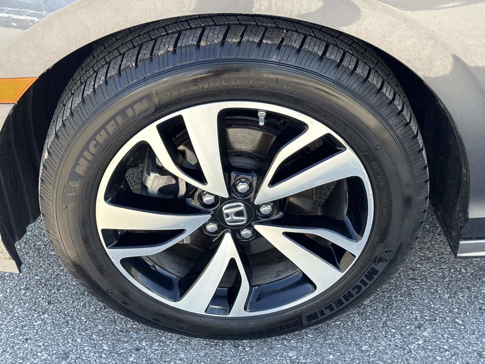 Used 2018 Honda Odyssey Elite image 11