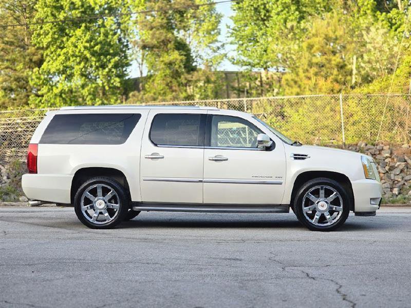 Used 2013 Cadillac Escalade ESV Luxury RWD image 9