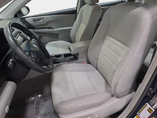 Used 2016 Toyota Camry LE FWD image 13
