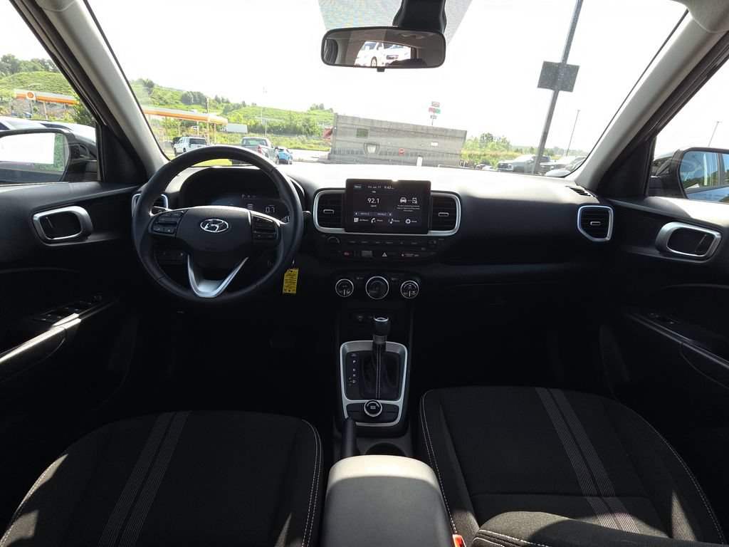 Used 2023 Hyundai Venue SEL FWD image 30