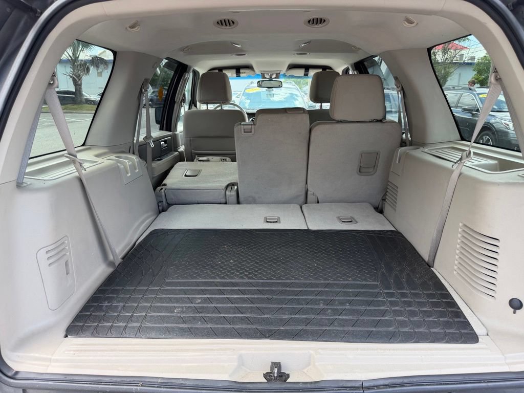 Used 2011 Ford Expedition XLT RWD image 7