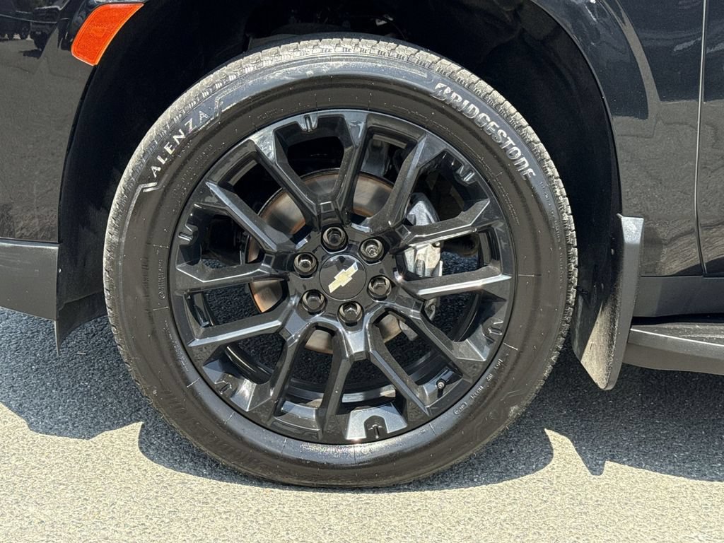 Used 2022 Chevrolet Suburban High Country AWD/4WD image 12
