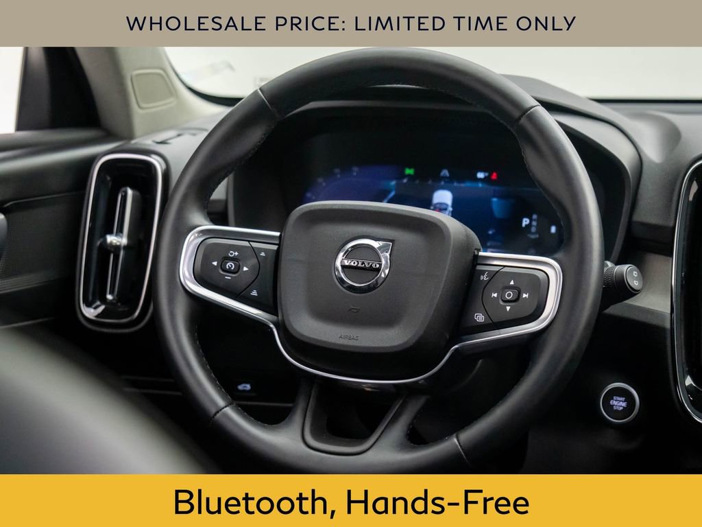Used 2025 Volvo XC40 B5 Plus image 10