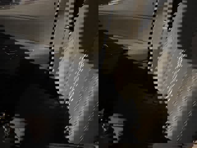 Used 2023 Hyundai Elantra SEL w/ Preferred Accessory Package image 3