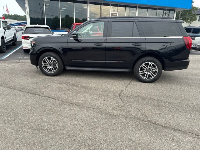 Used 2025 Ford Expedition Active AWD/4WD image 18