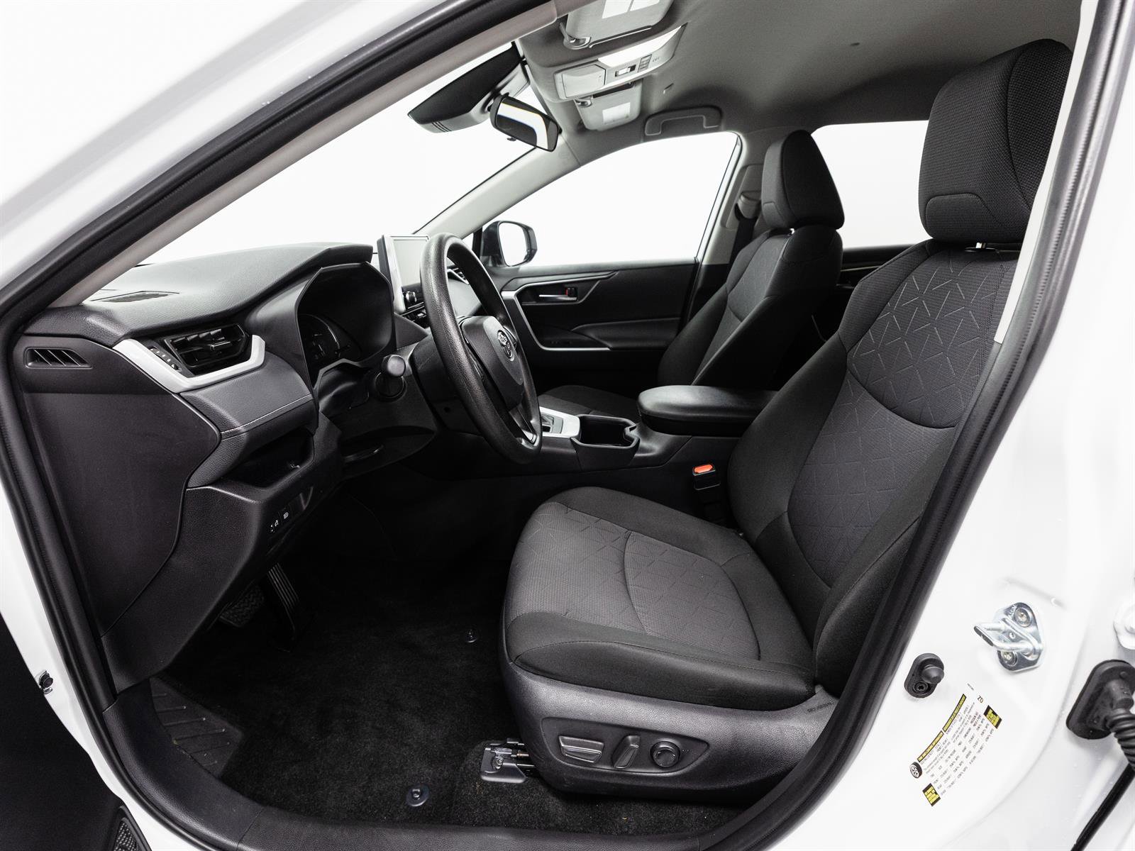 Certified 2025 Toyota RAV4 XLE image 4