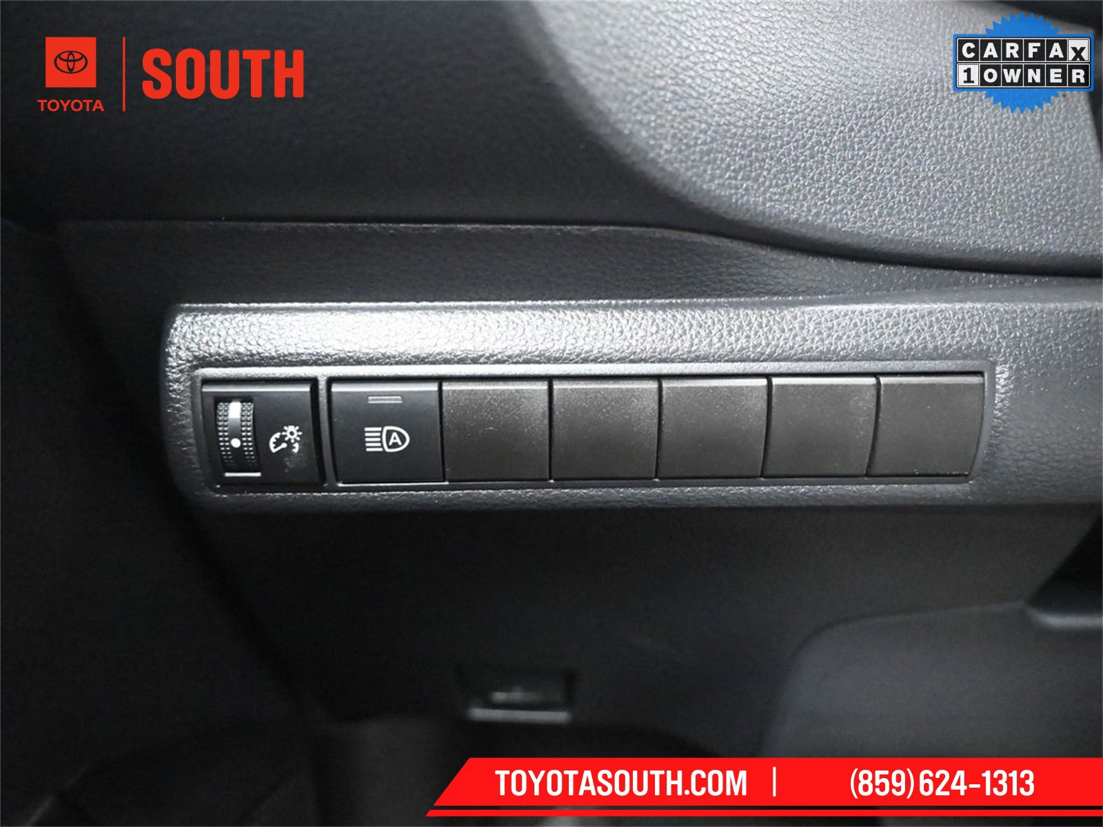 Used 2025 Toyota Corolla LE image 20