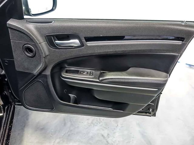 Used 2023 Chrysler 300 Touring AWD/4WD image 30