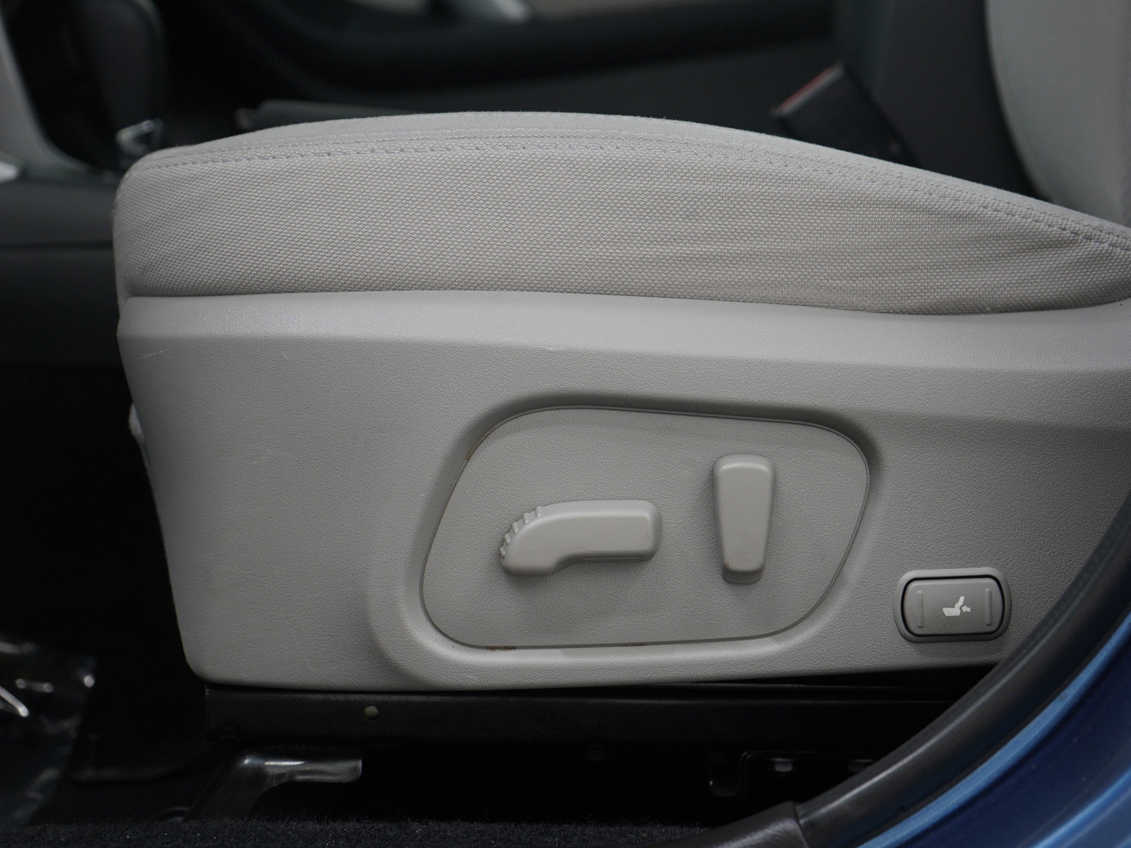 Used 2015 Subaru Forester 2.5i Premium w/ All-Weather Package image 22