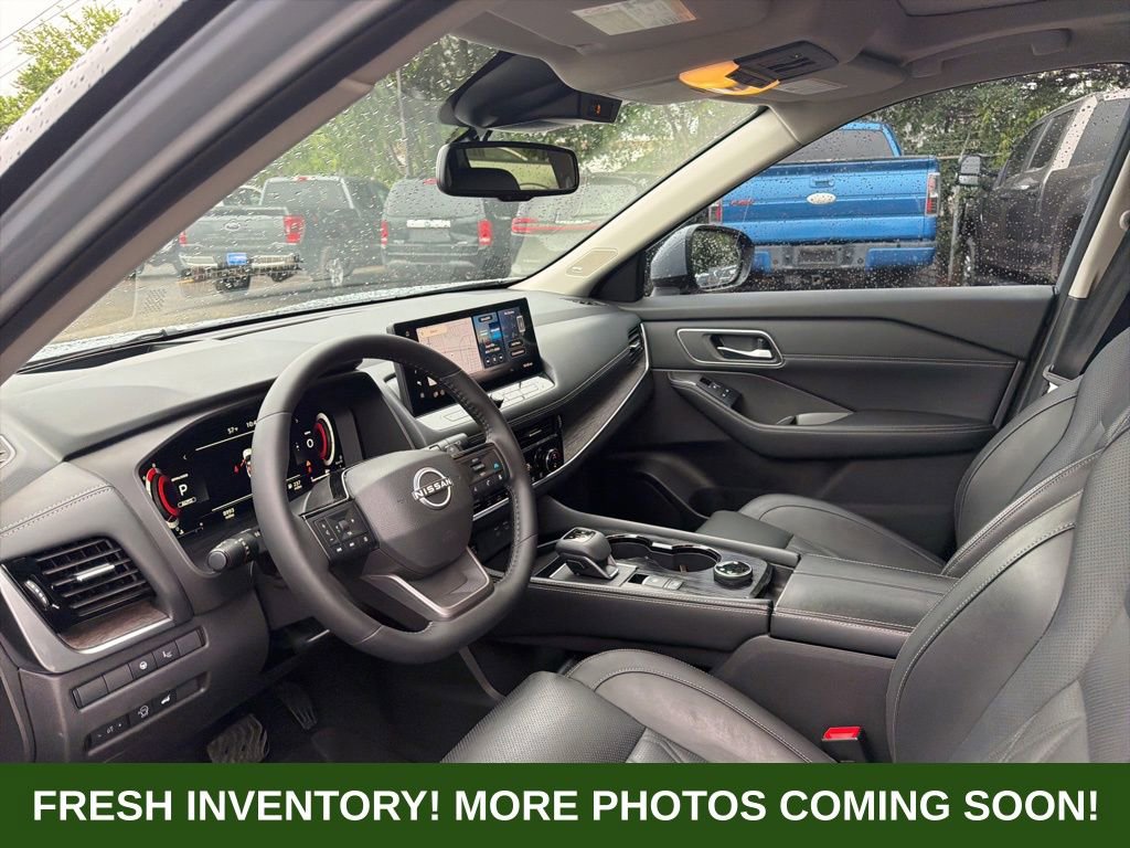 Used 2025 Nissan Rogue Platinum w/ Platinum Premium Package AWD/4WD image 8