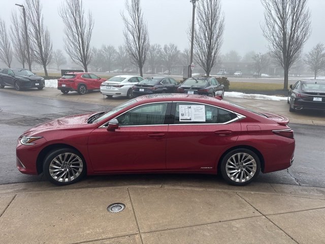 Used 2022 Lexus ES 300h w/ Luxury Package image 6