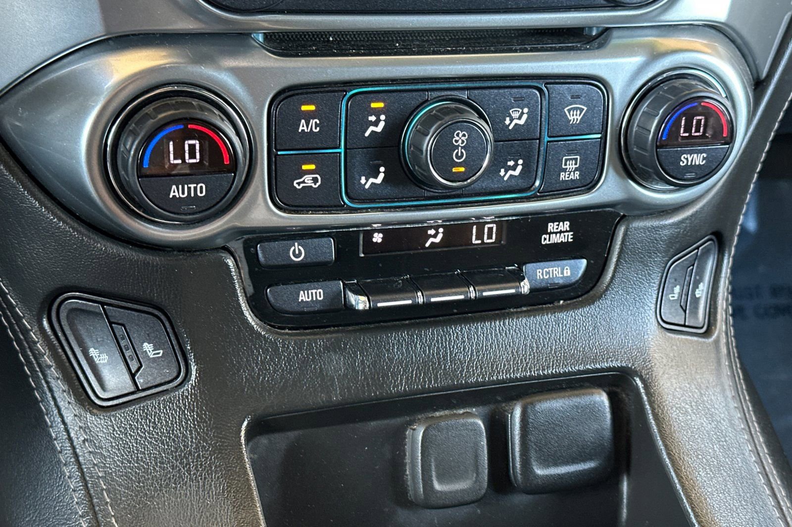 Used 2020 Chevrolet Tahoe LT AWD/4WD image 23