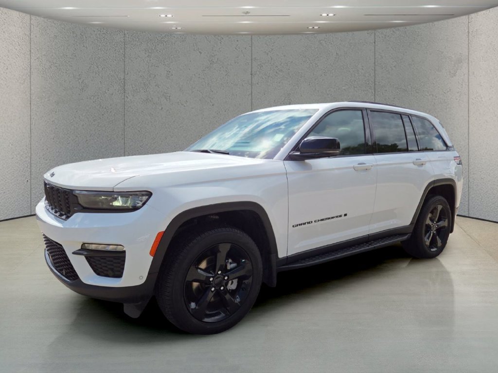 Used 2025 Jeep Grand Cherokee Limited AWD/4WD image 11