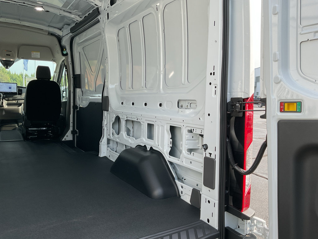 New 2027 Ford Transit 250 148 Medium Roof RWD image 13