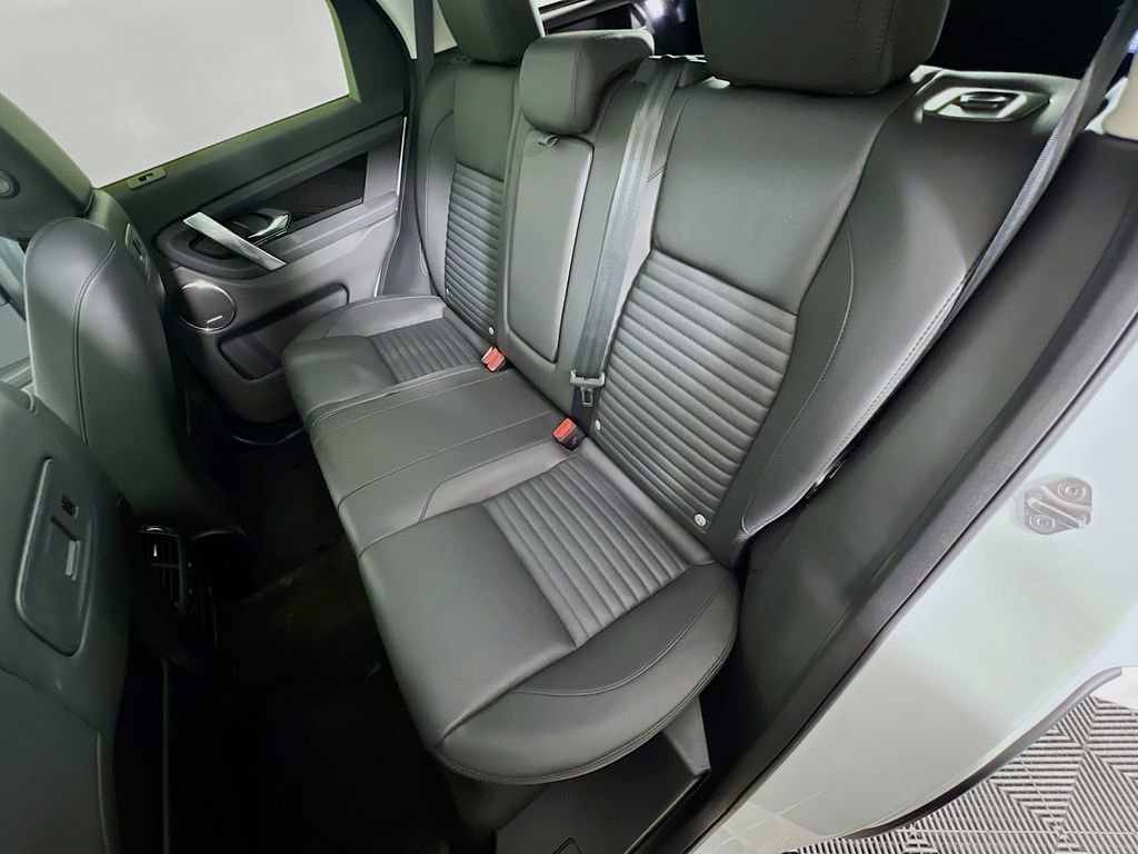 Certified 2025 Land Rover Discovery Sport S image 26