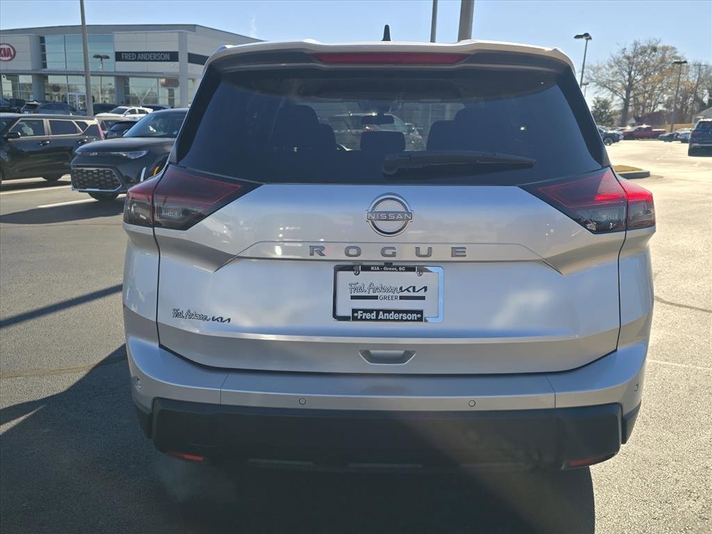Used 2024 Nissan Rogue S image 4