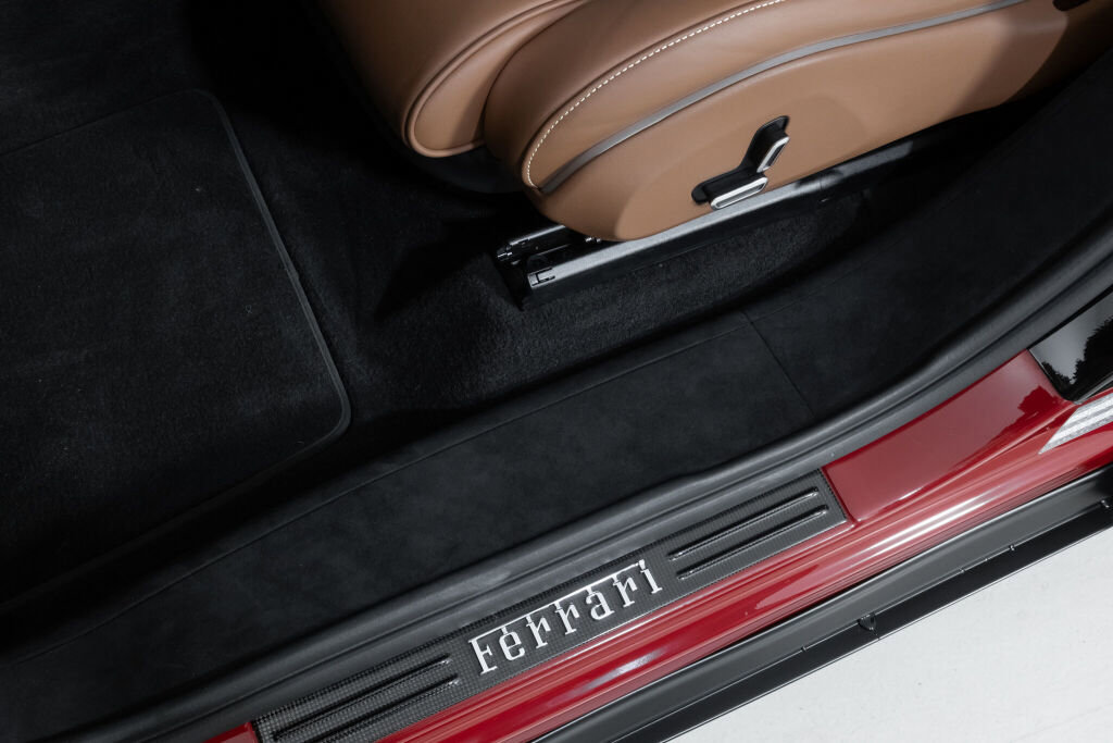 Used 2025 Ferrari Purosangue image 33