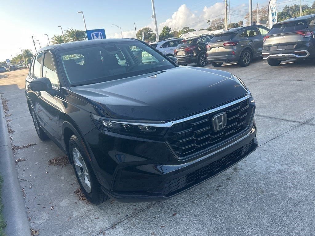 Used 2023 Honda CR-V LX image 3