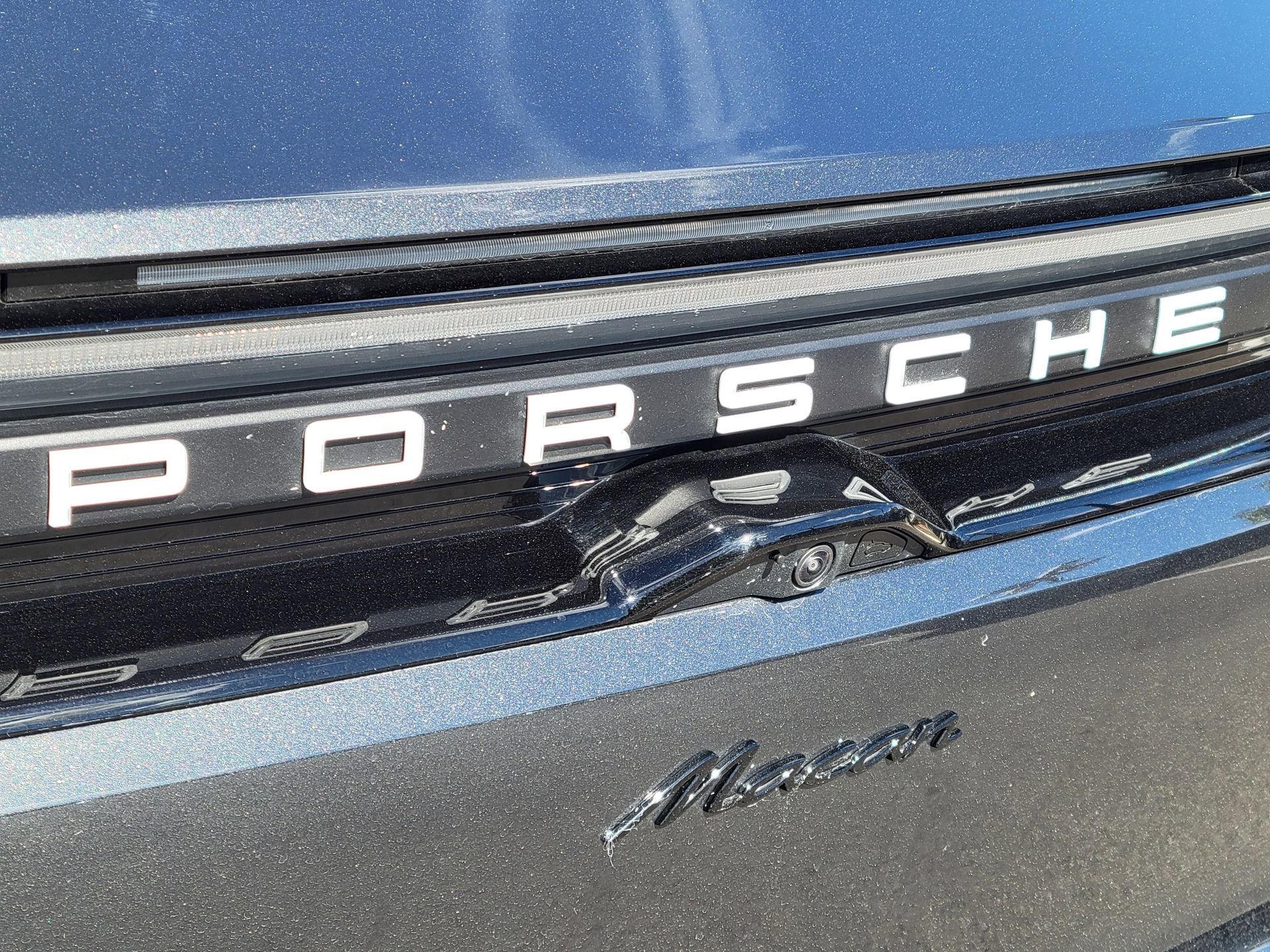 Used 2025 Porsche Macan Electric image 33