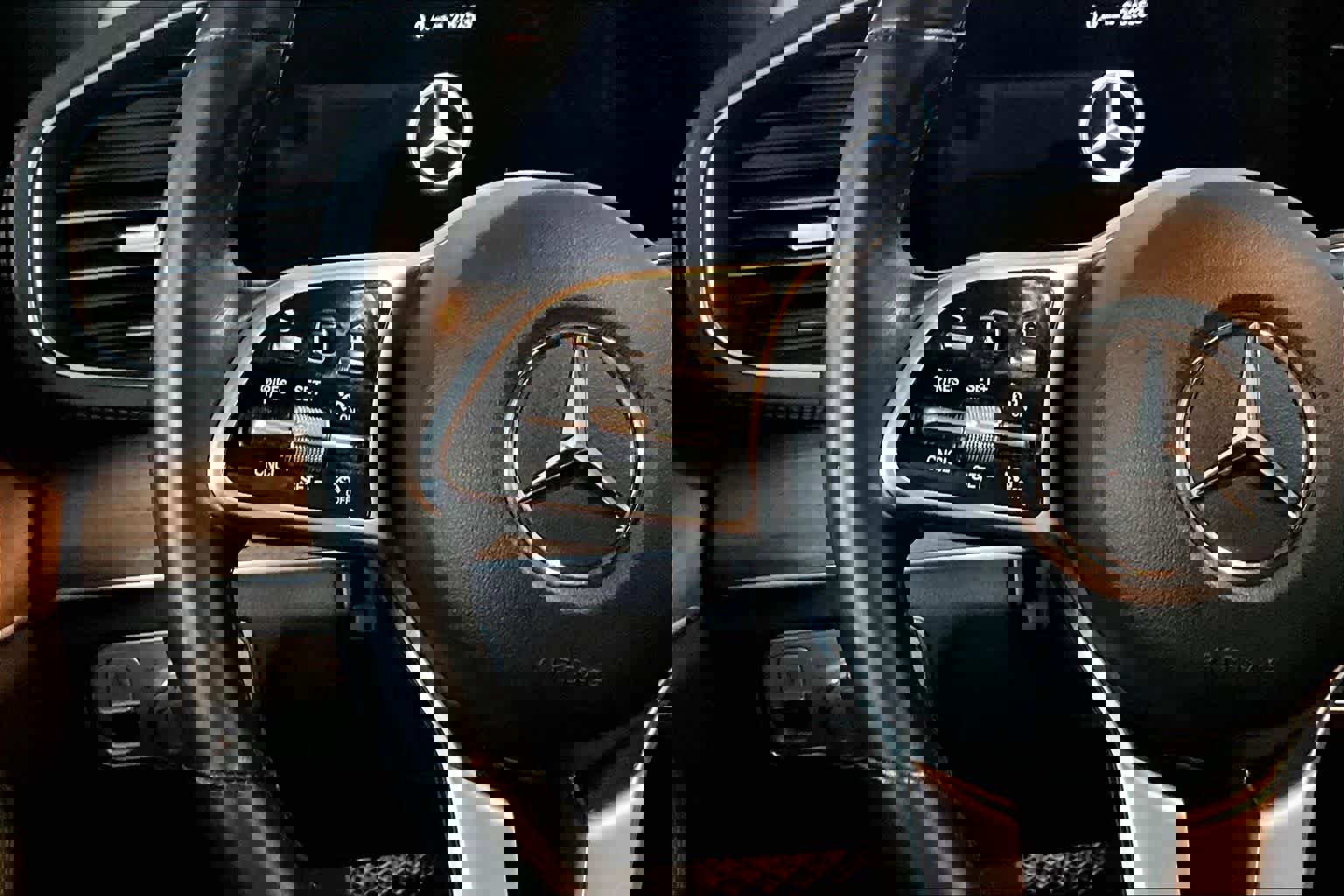 Used 2022 Mercedes-Benz GLS 450 4MATIC image 24